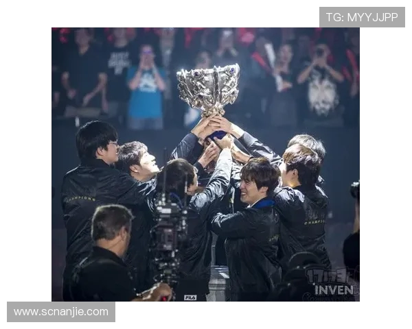 FPX崛起之路：从默默无闻到英雄联盟世界冠军的成长历程